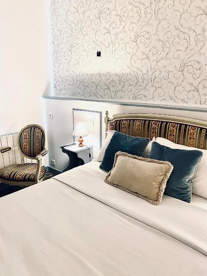 Chateau De Fontager Serves-sur-Rhone Hotel