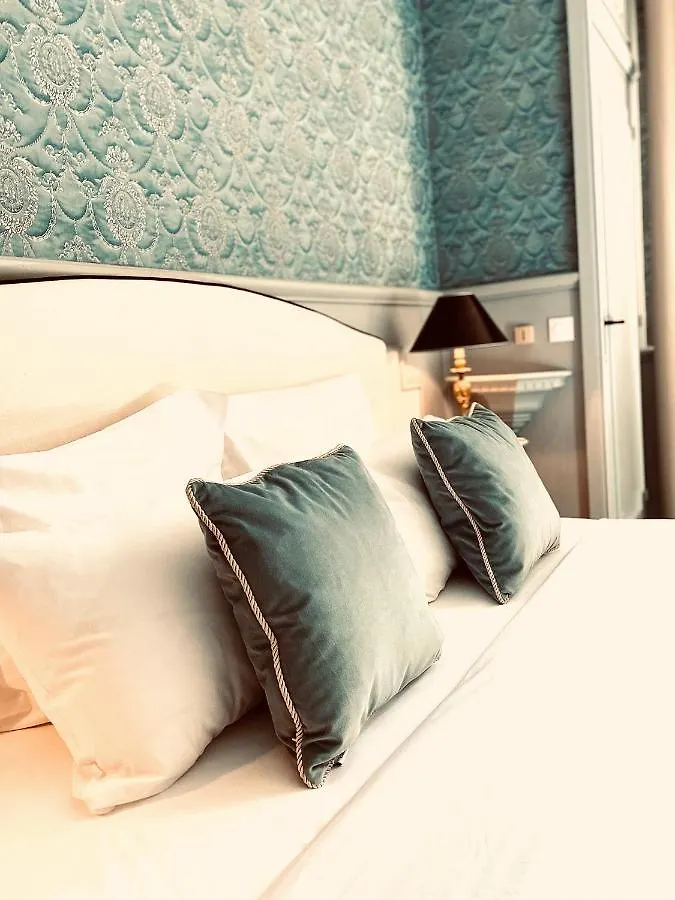 Chateau De Fontager Serves-sur-Rhone Hotel